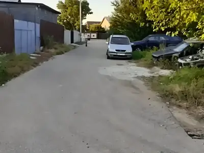 Teren de vanzare Sector 4 Bucuresti cu drum de pamant